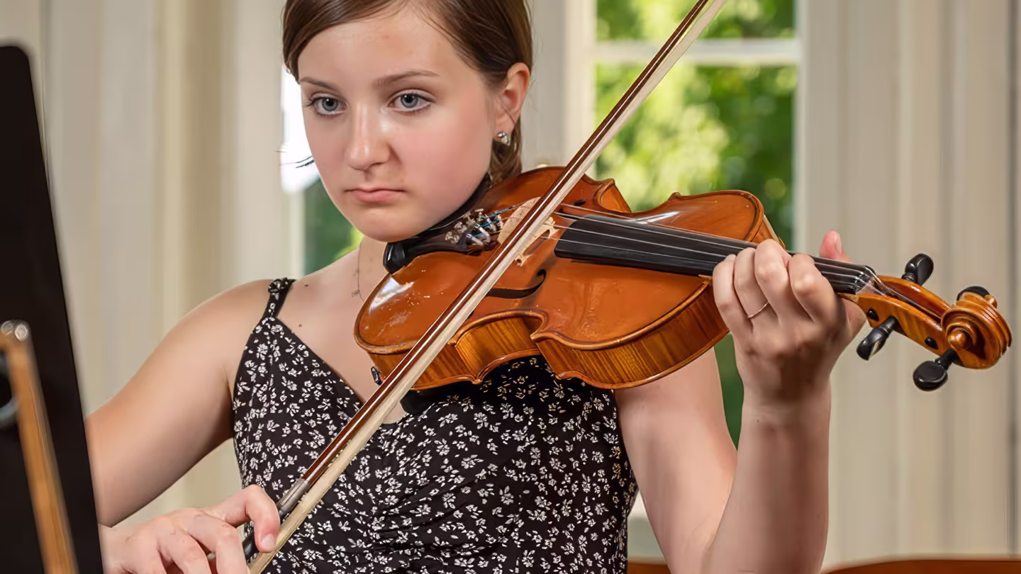 Geigenunterricht im Schloss