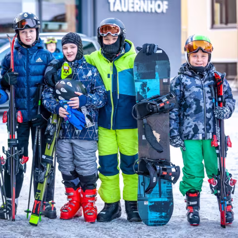 Schüler bei der Skifreizeit in Obertauern