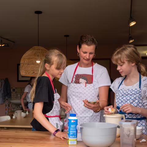 Projekte: Schüler beim Backen