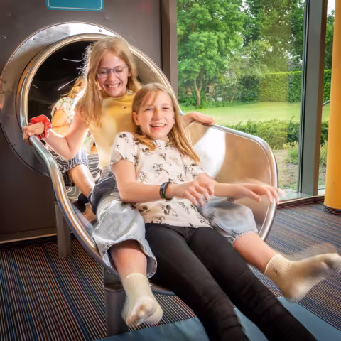 Leben im Internat und soziales Miteinander: Schülerinnen im HdZ